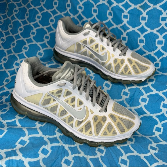 Nike Women’s size 8.5 Air Max 2011 White Silver low top wmns running sneakers og - Picture 1 of 11